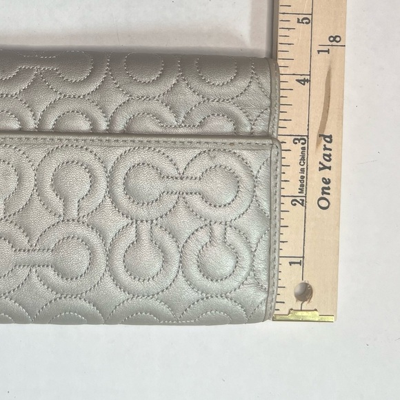 Coach Quilted C Soft Leather Tri Fold Wallet Silver Pewter Grey Snap Zippered - Picture 12 of 14
